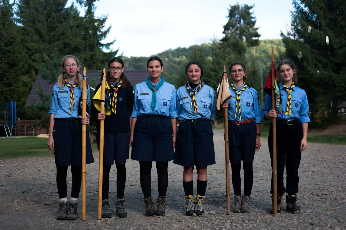 Vrei să fii lider cercetaș?